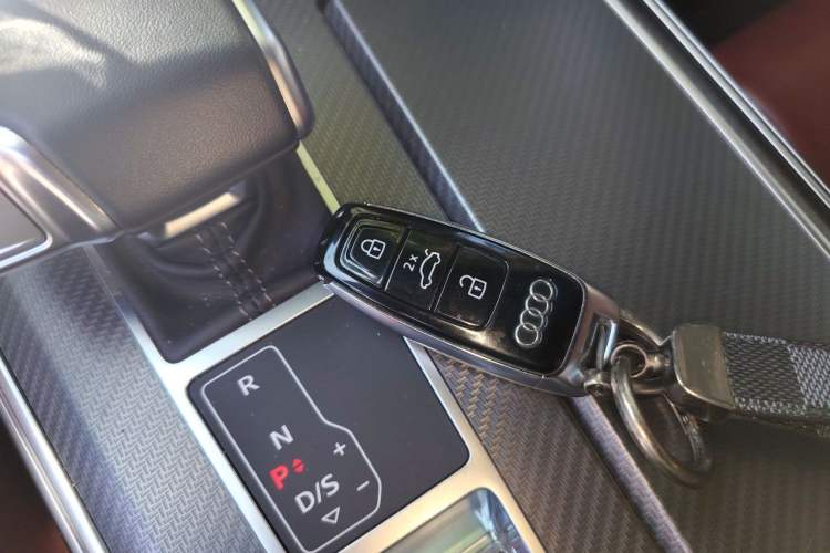 Used Audi A7L 2024 45 TFSI quattro Black Warrior Edition Vehicle Key