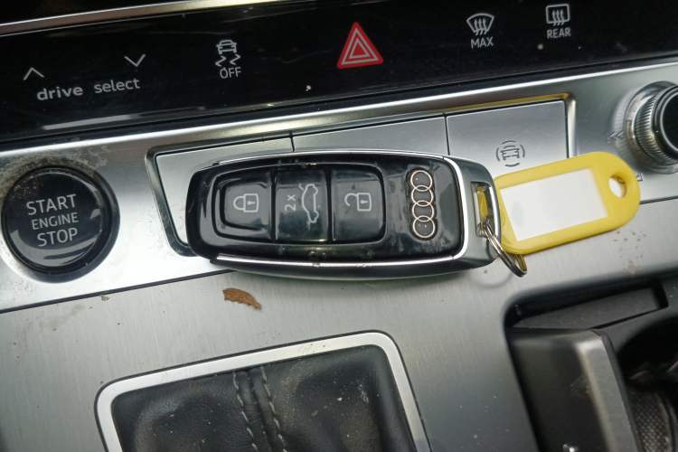 Used Audi A7L 2024 45 TFSI Luxury Edition Vehicle Key