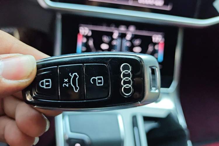 Used Audi A7L 2024 45TFSI S-line Dream-Building Edition Flow Crystal Package Vehicle Key