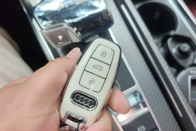 Used Audi A7L 2024 45 TFSI quattro S-line Black Warrior Edition Vehicle Key