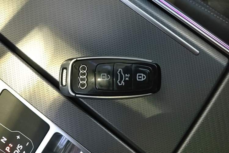 Used Audi A7L 2024 45TFSI S-line Dream-Building Edition Flow Crystal Package Vehicle Key