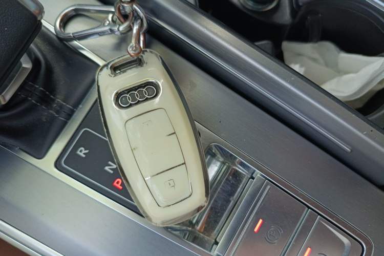 Used Audi A7L 2024 45 TFSI Luxury Edition Vehicle Key