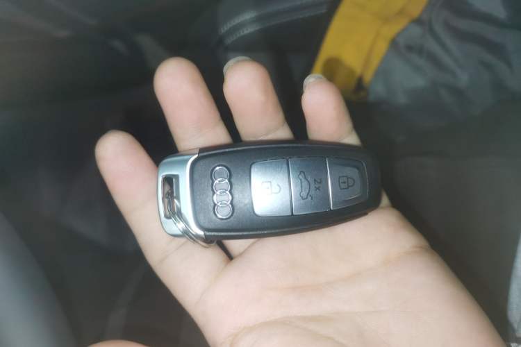 Used Audi A7L 2024 45 TFSI Luxury Edition Vehicle Key