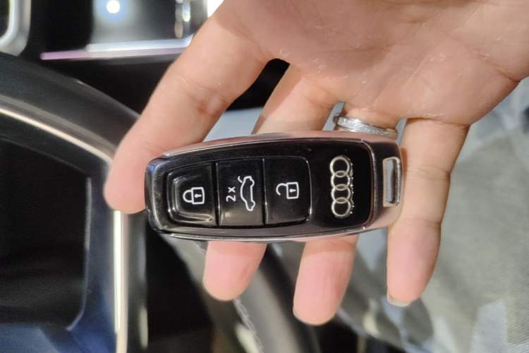 Used Audi A7L 2024 45TFSI S-line Dream-Building Edition Flow Crystal Package Vehicle Key