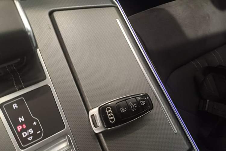 Used Audi A7L 2024 45TFSI S-line Dream-Building Edition Flow Crystal Package Vehicle Key