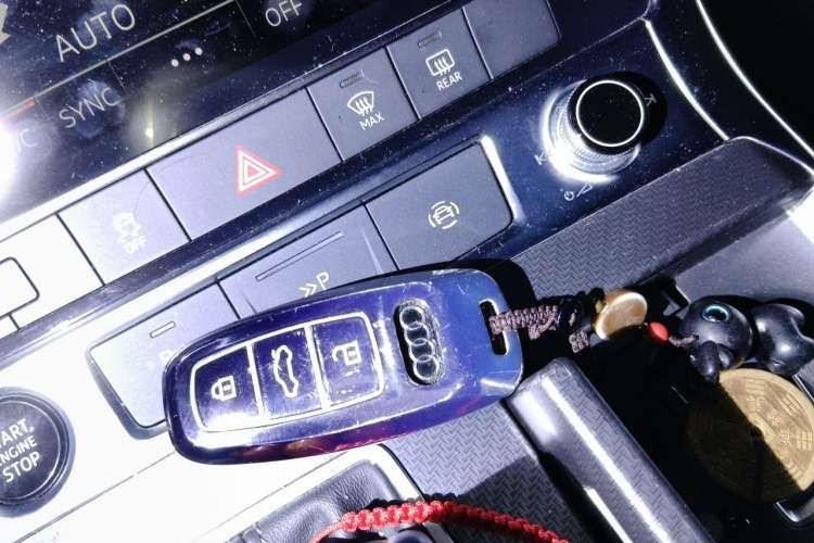 Used Audi A7L 2024 45 TFSI quattro Black Warrior Edition Vehicle Key