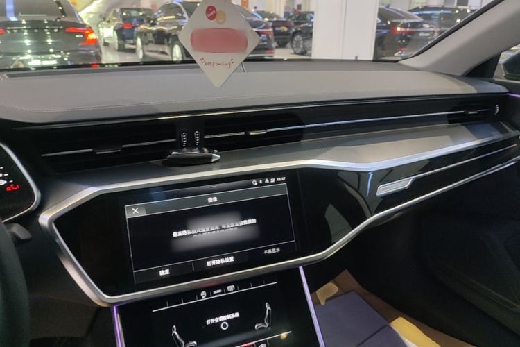 Used Audi A7L 2024 45TFSI S-line Dream-Building Edition Flow Crystal Package Center Console
