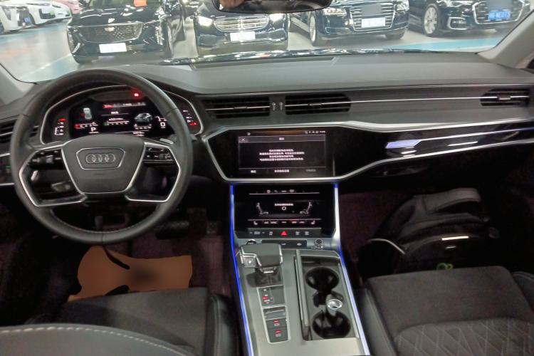 Used Audi A7L 2024 45TFSI quattro S-line Visionary Edition Flow Crystal Package Center Console