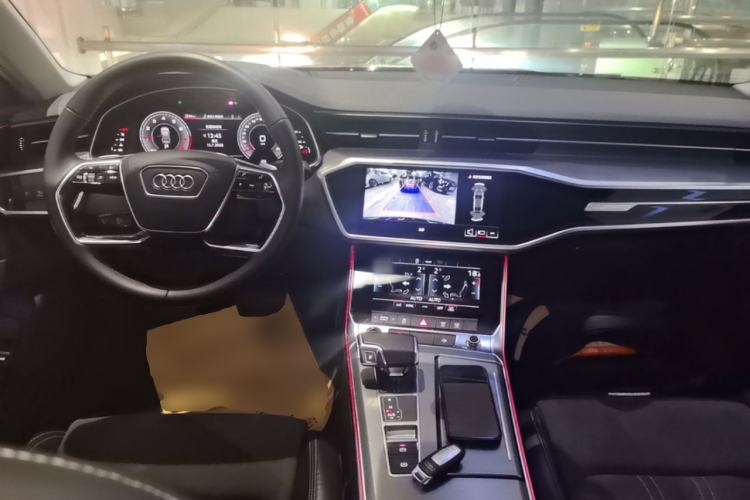 Used Audi A7L 2024 45TFSI S-line Dream-Building Edition Flow Crystal Package Center Console