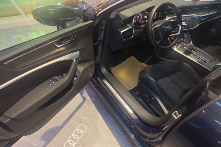 Used Audi A7L 2024 45TFSI S-line Dream-Building Edition Flow Crystal Package Driver Seat