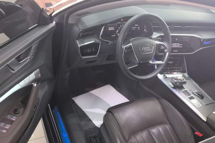 Used Audi A7L 2024 45TFSI quattro S-line Visionary Edition Flow Crystal Package Driver Seat