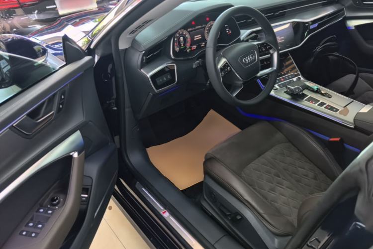 Used Audi A7L 2024 45TFSI quattro S-line Visionary Edition Flow Crystal Package Driver Seat