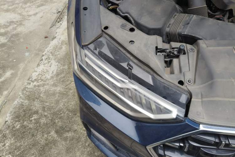Used Audi A7L 2024 45TFSI S-line Dream-Building Edition Flow Crystal Package Engine Bay Right