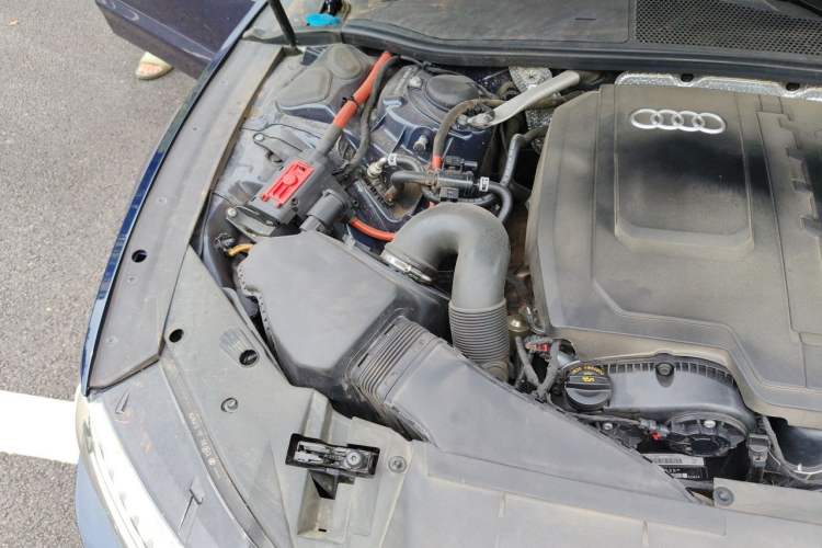 Used Audi A7L 2024 45TFSI S-line Dream-Building Edition Flow Crystal Package Engine Bay Right