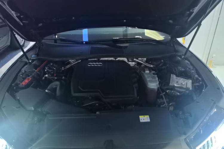 Used Audi A7L 2024 45TFSI S-line Dream-Building Edition Flow Crystal Package Engine Bay