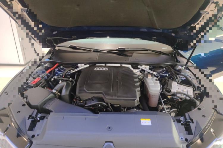 Used Audi A7L 2024 45TFSI S-line Dream-Building Edition Flow Crystal Package Engine Bay