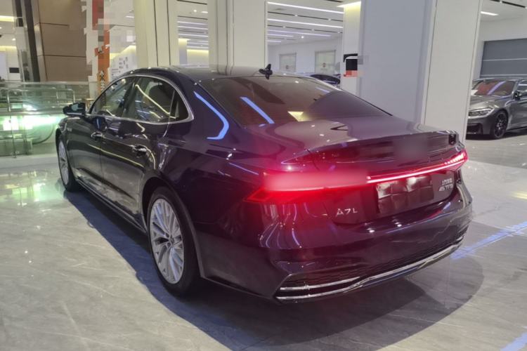 Used Audi A7L 2024 45TFSI S-line Dream-Building Edition Flow Crystal Package Exterior 2