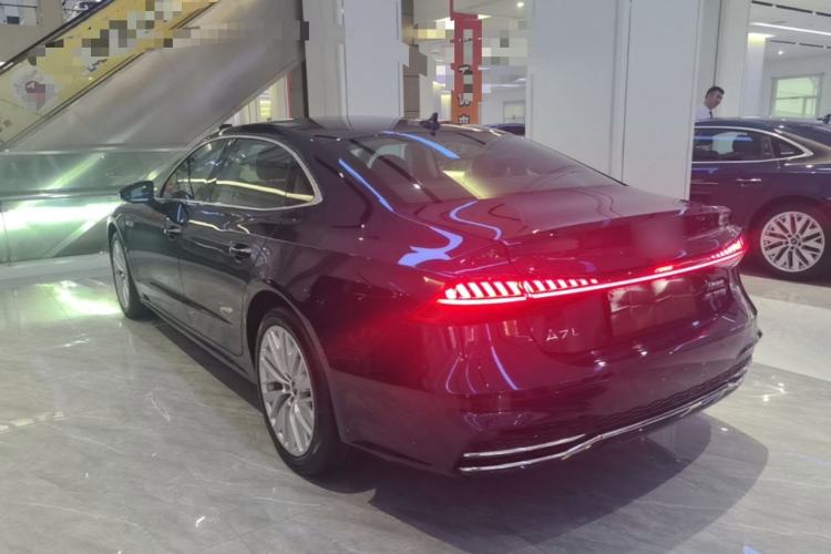 Used Audi A7L 2024 45TFSI S-line Dream-Building Edition Flow Crystal Package Exterior 2