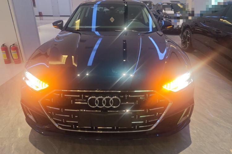 Used Audi A7L 2024 45TFSI S-line Dream-Building Edition Flow Crystal Package Front