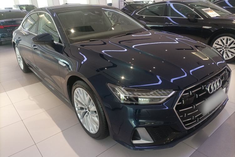 Used Audi A7L 2024 45TFSI S-line Dream-Building Edition Flow Crystal Package Front Right 45 Deg