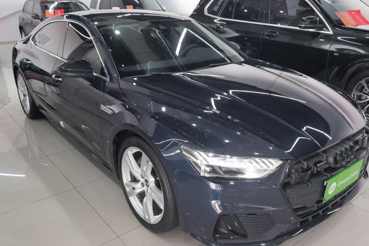 Used Audi A7L 2024 45TFSI quattro S-line Visionary Edition Flow Crystal Package Front Right 45 Deg