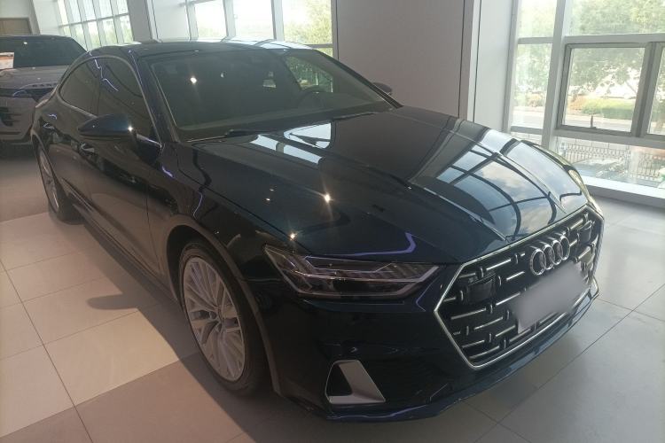 Used Audi A7L 2024 45TFSI S-line Dream-Building Edition Flow Crystal Package Front Right 45 Deg