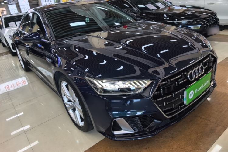 Used Audi A7L 2024 45TFSI quattro S-line Visionary Edition Flow Crystal Package Front Right 45 Deg