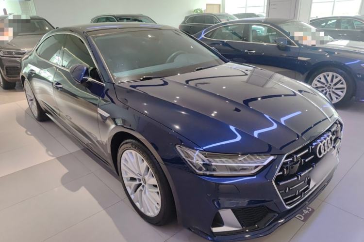 Used Audi A7L 2024 45TFSI S-line Dream-Building Edition Flow Crystal Package Front Right 45 Deg