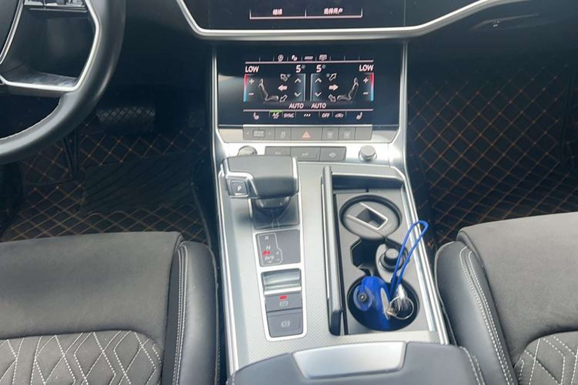 Used Audi A7L 2024 45TFSI quattro S-line Visionary Edition Flow Crystal Package Gear Lever