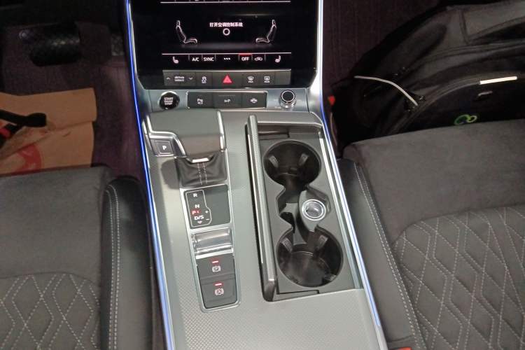 Used Audi A7L 2024 45TFSI quattro S-line Visionary Edition Flow Crystal Package Gear Lever