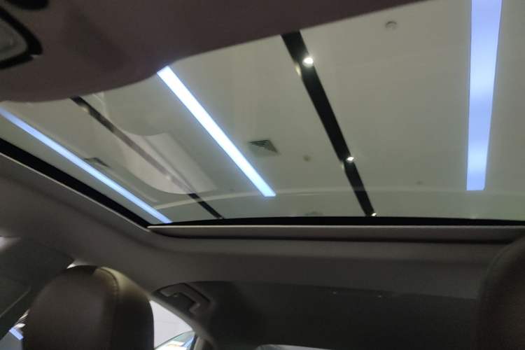 Used Audi A7L 2024 45TFSI S-line Dream-Building Edition Flow Crystal Package Headliner
