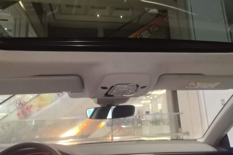 Used Audi A7L 2024 45TFSI S-line Dream-Building Edition Flow Crystal Package Headliner