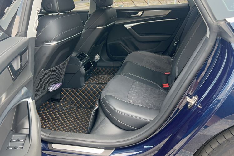 Used Audi A7L 2024 45TFSI quattro S-line Visionary Edition Flow Crystal Package Interior 1