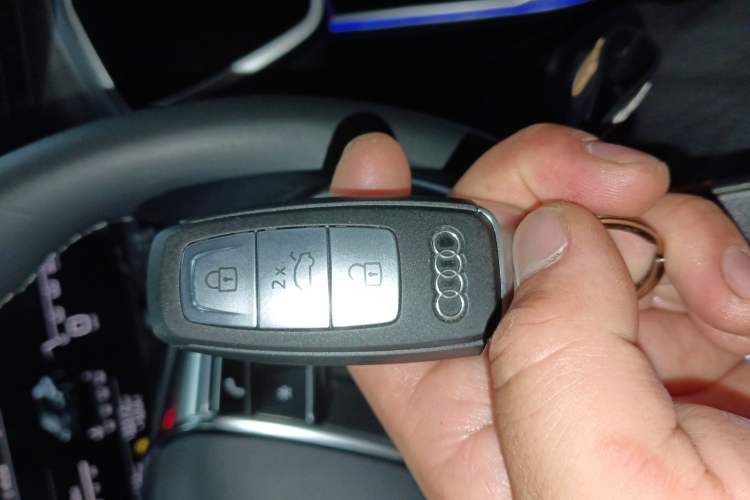 Used Audi A7L 2024 45TFSI quattro S-line Visionary Edition Flow Crystal Package Interior 1