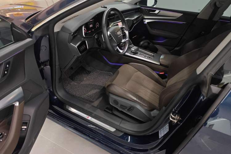Used Audi A7L 2024 45TFSI S-line Dream-Building Edition Flow Crystal Package Interior 3