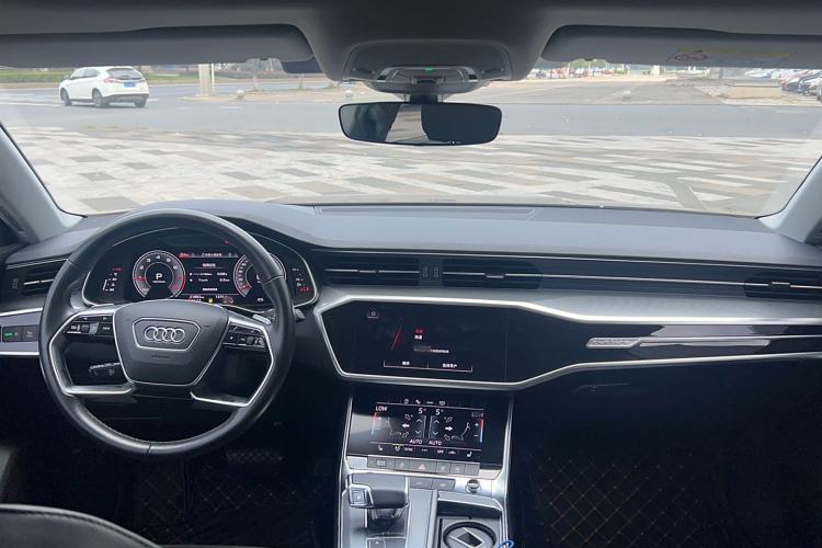 Used Audi A7L 2024 45TFSI quattro S-line Visionary Edition Flow Crystal Package Interior 3