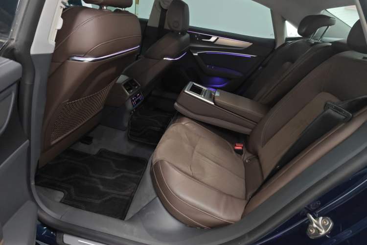 Used Audi A7L 2024 45TFSI S-line Dream-Building Edition Flow Crystal Package Interior 4
