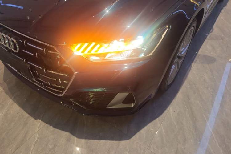 Used Audi A7L 2024 45TFSI S-line Dream-Building Edition Flow Crystal Package Left Front Headlight