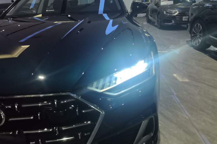 Used Audi A7L 2024 45TFSI S-line Dream-Building Edition Flow Crystal Package Left Front Headlight