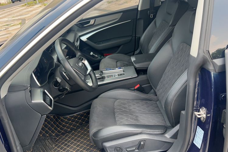 Used Audi A7L 2024 45TFSI quattro S-line Visionary Edition Flow Crystal Package Left Front Seat