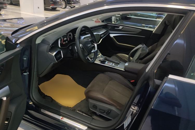 Used Audi A7L 2024 45TFSI S-line Dream-Building Edition Flow Crystal Package Left Front Seat