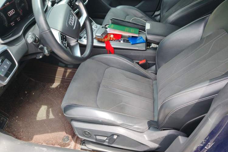 Used Audi A7L 2024 45TFSI S-line Dream-Building Edition Flow Crystal Package Left Front Seat