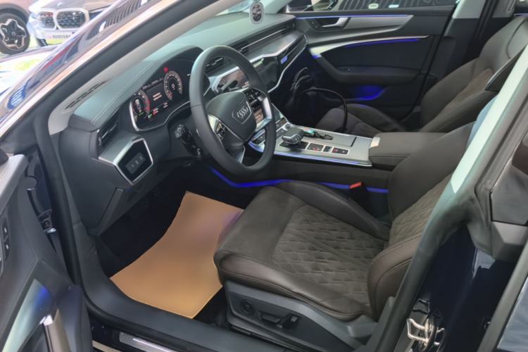 Used Audi A7L 2024 45TFSI quattro S-line Visionary Edition Flow Crystal Package Left Front Seat
