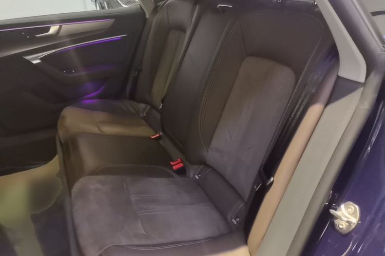 Used Audi A7L 2024 45TFSI S-line Dream-Building Edition Flow Crystal Package Left Rear Seat