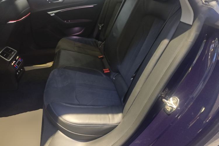 Used Audi A7L 2024 45TFSI S-line Dream-Building Edition Flow Crystal Package Left Rear Seat