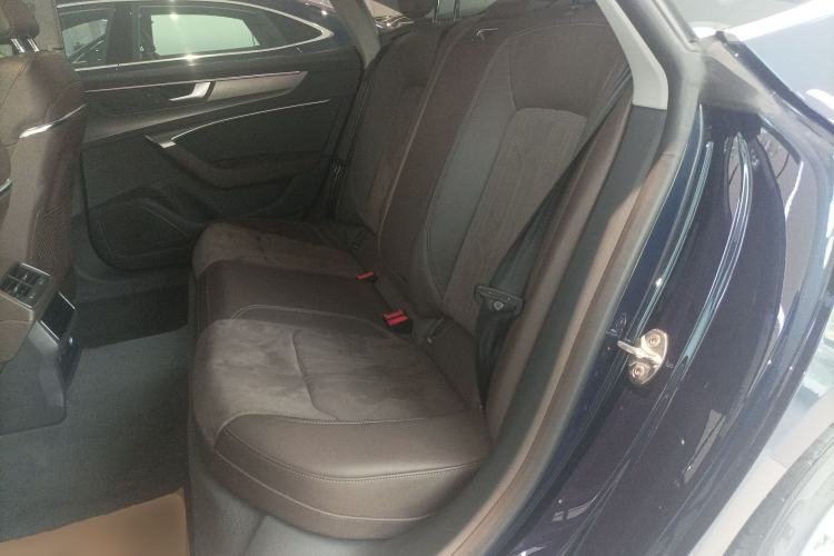 Used Audi A7L 2024 45TFSI S-line Dream-Building Edition Flow Crystal Package Left Rear Seat