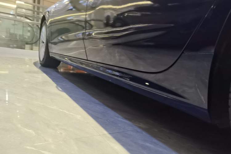 Used Audi A7L 2024 45TFSI S-line Dream-Building Edition Flow Crystal Package Left Side Sill