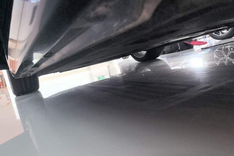 Used Audi A7L 2024 45TFSI quattro S-line Visionary Edition Flow Crystal Package Left Side Sill