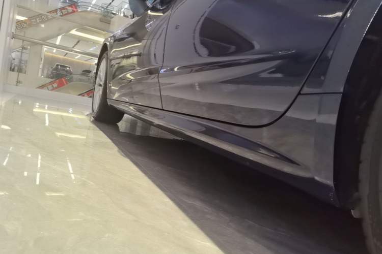 Used Audi A7L 2024 45TFSI S-line Dream-Building Edition Flow Crystal Package Left Side Sill