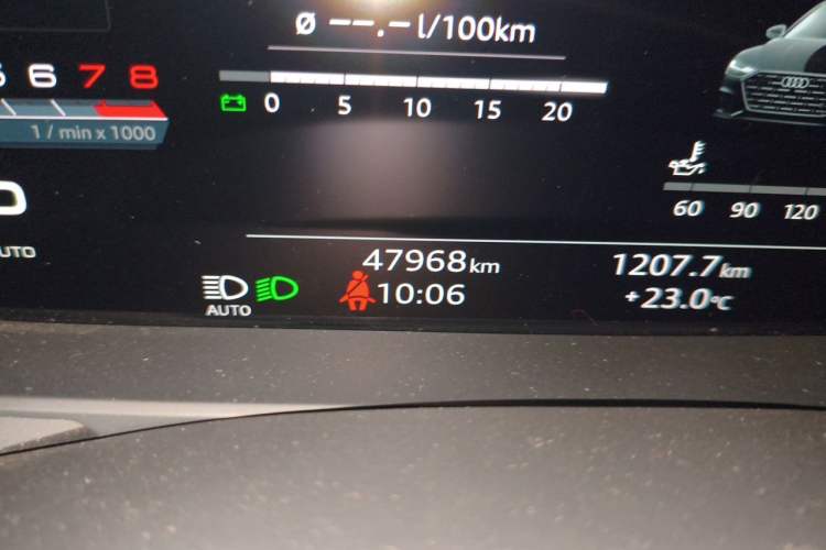 Used Audi A7L 2024 45 TFSI quattro Luxury Edition Odometer Close Up